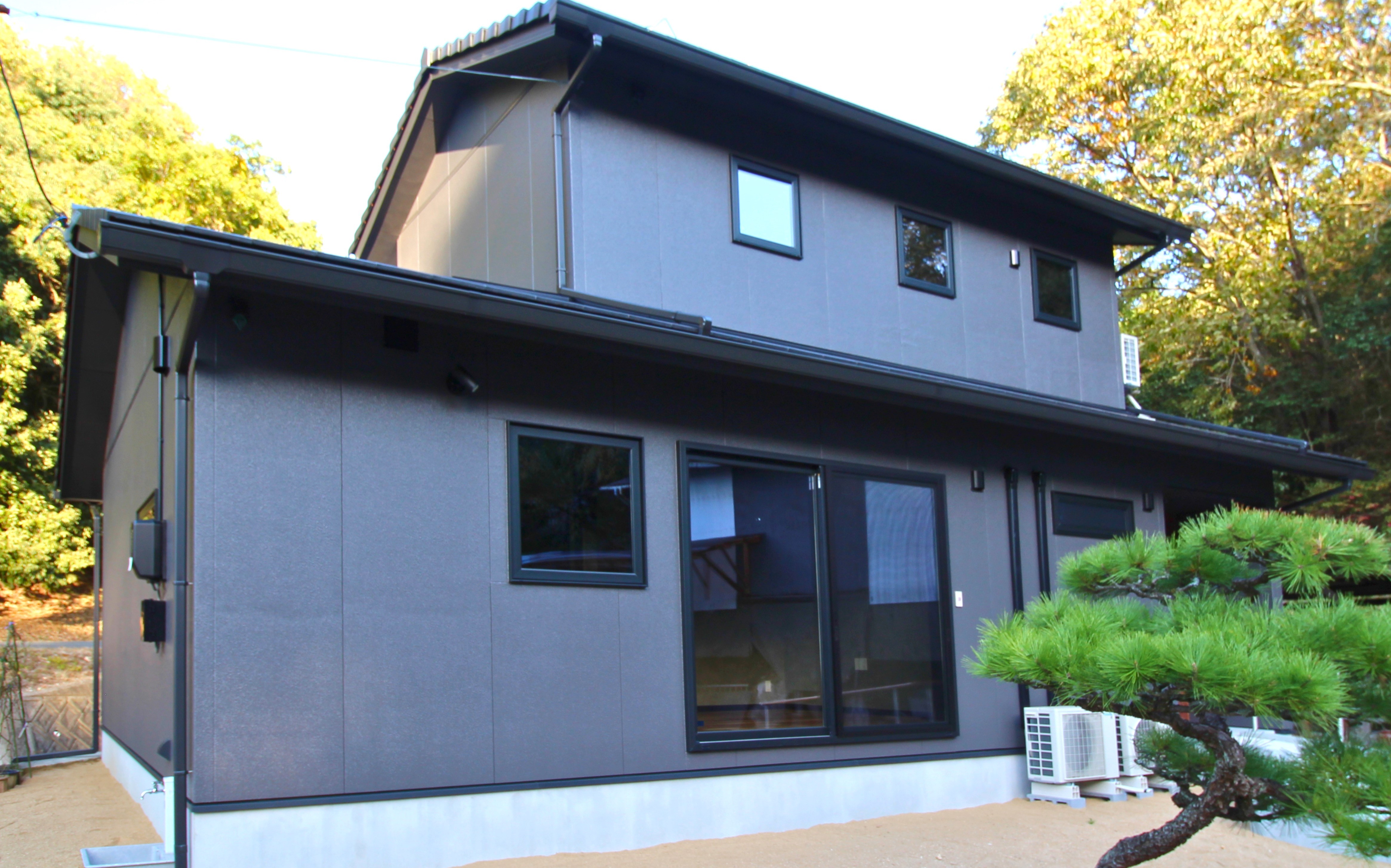 Roof・Outer Wall / 屋根・外壁